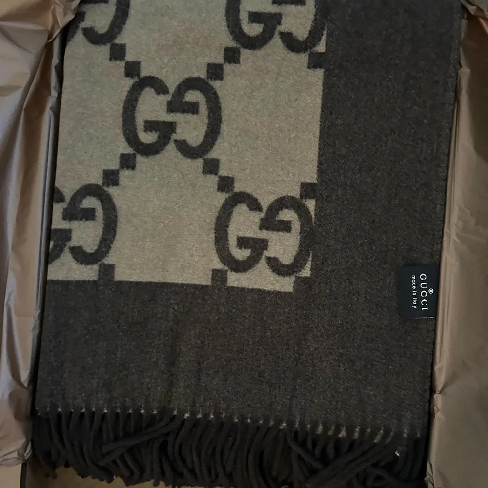 Authentic Gucci wool cashmere throw blanket